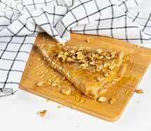 Блин с медом и грецким орехом