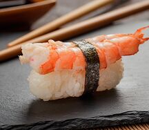 Суши с креветкой