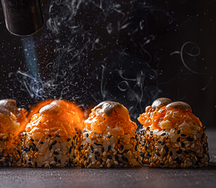 Ролл Вулкан с гребешком и лососем