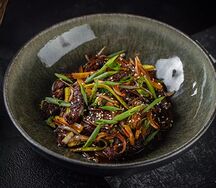 Лапша Соба, говядина и терияки