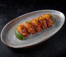 Тако с лососем, манго и лимонным кимчи