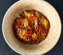 Жареный рис, угорь и соус унаги