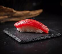 Суши тунец Аками