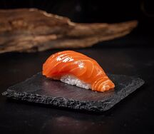 Суши Лосось