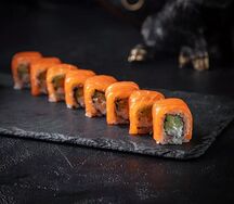 Ролл Филадельфия с лососем и нежным сыром