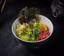 Боул с тунцом, авокадо и апельсины