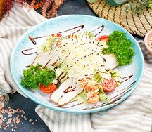 Салат Цезарь с курицей 250 г