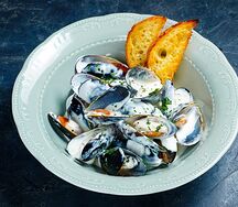 Мидии в чесночном соусе