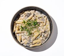 Трюфельная паста с лесными грибами и курицей