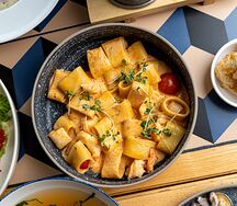 Паста с креветками и пряным соусом