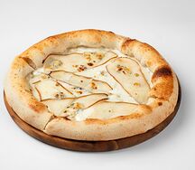Пицца с грушей и горгондзолой