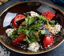 Салат с хрустящими баклажанами