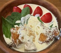 Теплый салат с филе цыпленка