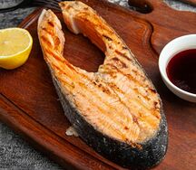 Стейк из сёмги на мангале