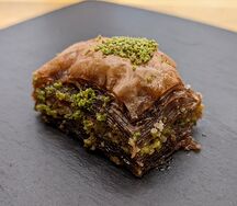 Пахлава шоколадная с фисташкой