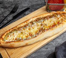 Пиде с мясом и сыром