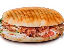 Шаурма куриная в тандырной лепешке