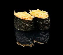 Гункан со снежным крабом 