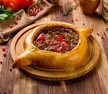 Хачапури по-аджарски с чашушули