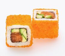 Ролл Калифорния с лососем