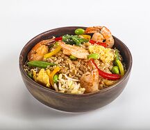 Рис с креветками, яйцом и бобами 