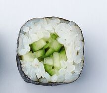 Ролл с огурцом