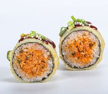 Ролл с лососем кимчи 