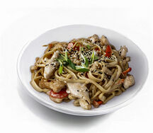 Лапша удон WOK с курицей и сливочным соусом