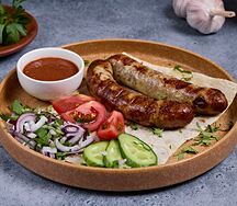 Купаты из говядины и баранины с пряными травами