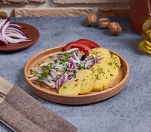 Сельдь с картофелем и луком