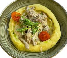 Бефстроганов с картофельным пюре