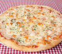 Пицца с креветками и красной икрой