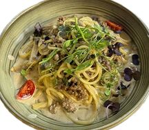 Спагетти с грибами и фаршем