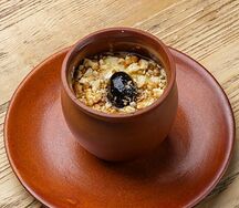 Мацони с медом и грецким орехом