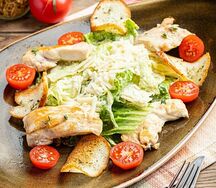 Цезарь с курицей