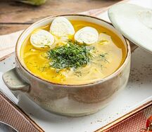 Куриный суп с домашней лапшой