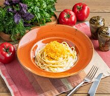 Спагетти в сливочном соусе с сыром