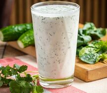 Айран со свежей зеленью и огурцом