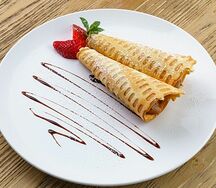 Вафельные трубочки с вареной сгущенкой