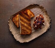 Пате из куриной печени с карамельным миндалем