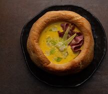 Кукурузный крем с пастрами и пармезаном