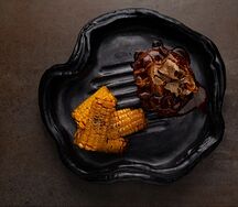 Филе миньон с вешенками и кукуруза фри