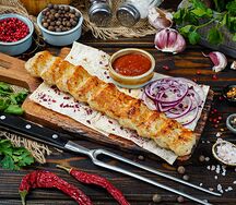Сэндвич Люля-кебаб из курицы в лаваше