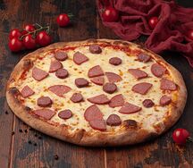 Пицца с колбасками Халяль