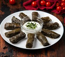 Долма со сметаной и чесноком