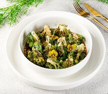 Брокколи с соусом унаги-фреш