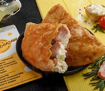 Чебурек с красной рыбой и сливочным сыром