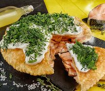 С красной рыбой