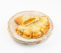 Булочка с абрикосом