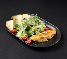 Салат Цезарь с курицей